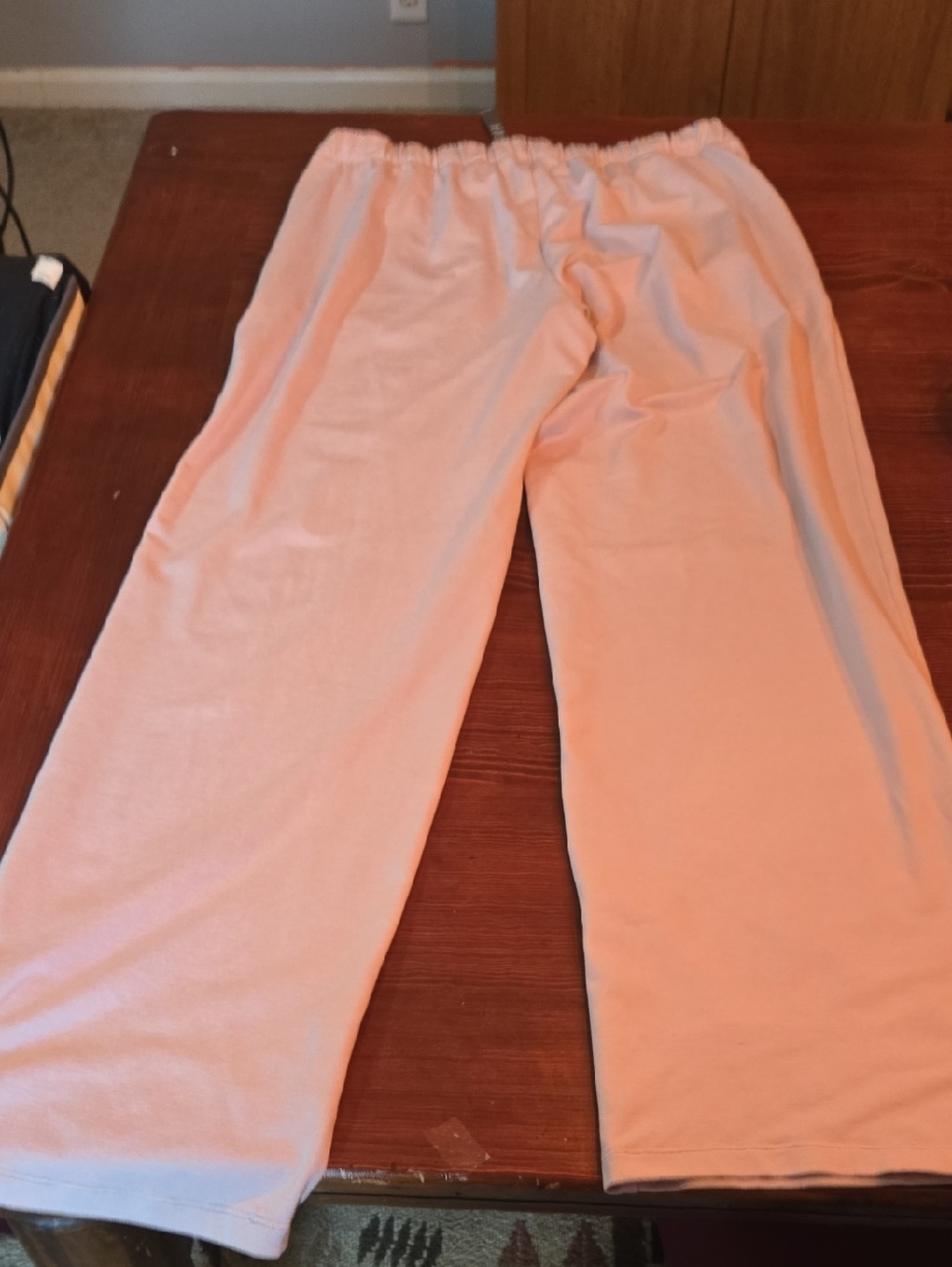 Like New ! VUORI HALO Vintahe Rose Modern Hoodie and Pant Set S/M - Picture 10 of 10